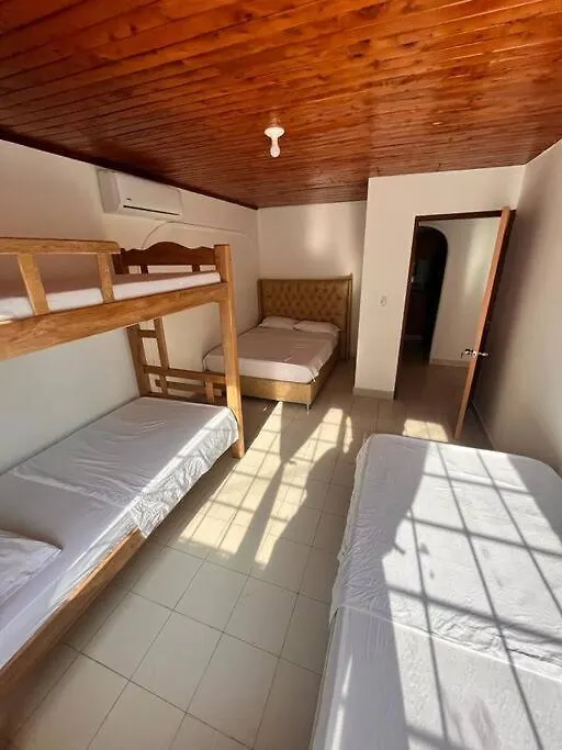 Casa Cerca A El Mar Con Parqueadero
