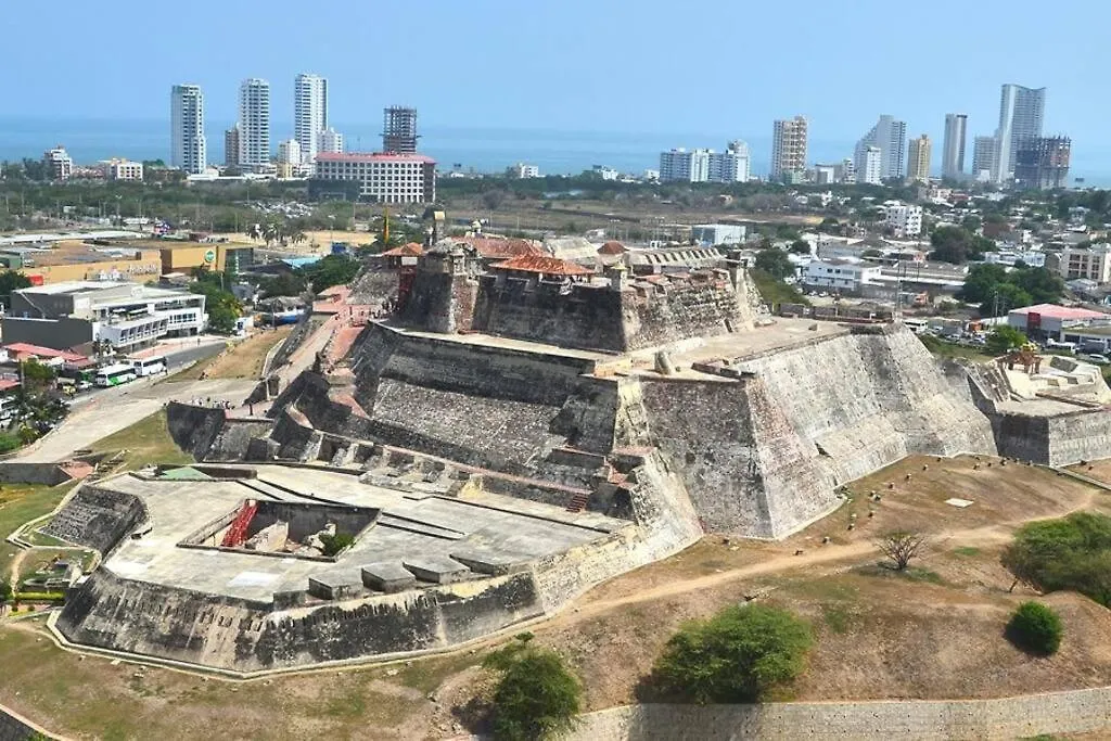 Casa Cerca A El Mar Con Parqueadero Colombia