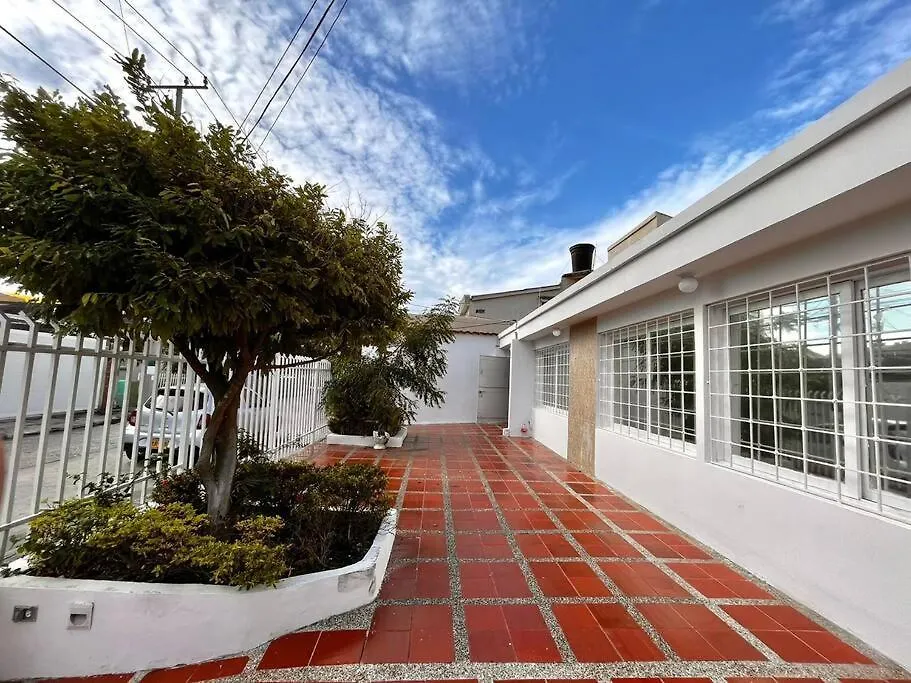 Casa Cerca A El Mar Con Parqueadero